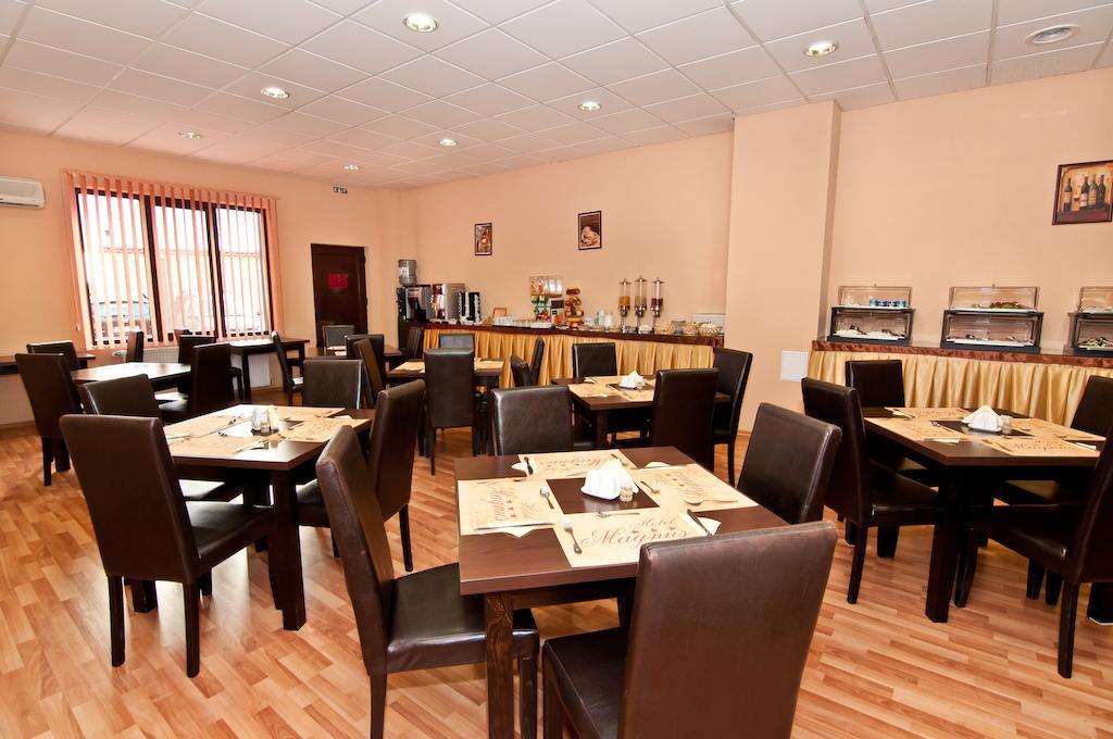 Hotel Magnus Galati Екстер'єр фото